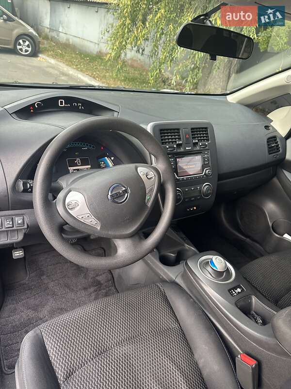Хетчбек Nissan Leaf 2016 в Києві