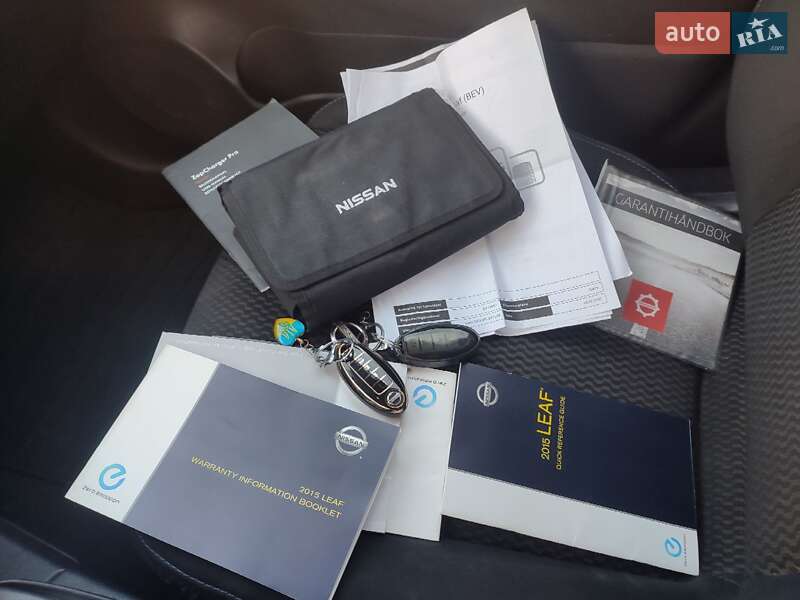 Хэтчбек Nissan Leaf 2015 в Шумске