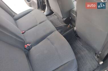 Хэтчбек Nissan Leaf 2015 в Шумске