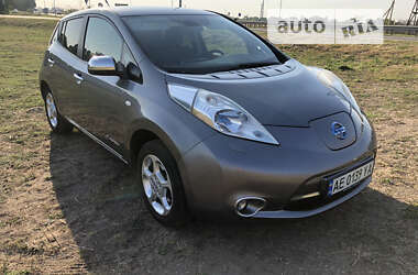 Хетчбек Nissan Leaf 2013 в Дніпрі