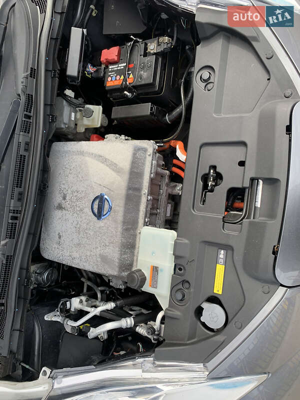 Хетчбек Nissan Leaf 2013 в Ковелі