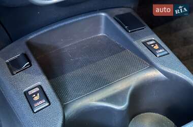 Хэтчбек Nissan Leaf 2013 в 