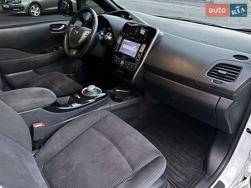 Хэтчбек Nissan Leaf 2013 в Виннице