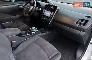 Хэтчбек Nissan Leaf 2013 в 