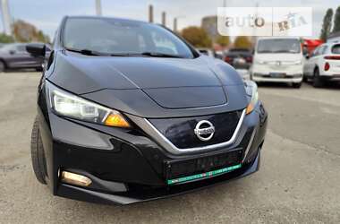 Хэтчбек Nissan Leaf 2018 в Киеве