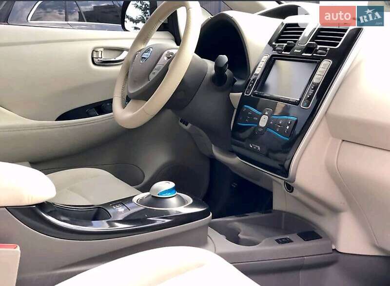 Хэтчбек Nissan Leaf 2016 в Киеве