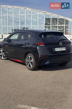 Хэтчбек Nissan Leaf 2018 в Киеве