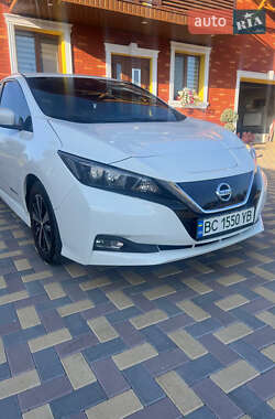 Хэтчбек Nissan Leaf 2018 в 