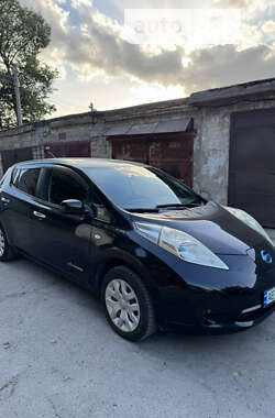 Хэтчбек Nissan Leaf 2013 в Днепре