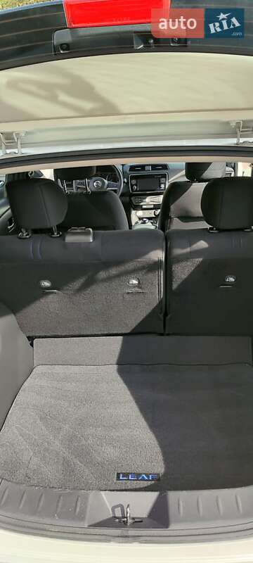 Хэтчбек Nissan Leaf 2018 в Киеве