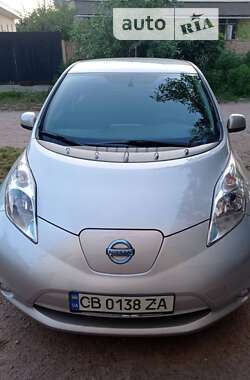 Хэтчбек Nissan Leaf 2015 в Чернигове