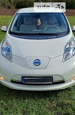 Хетчбек Nissan Leaf 2011 в Сторожинці