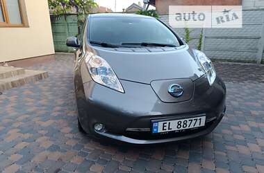 Хетчбек Nissan Leaf 2015 в Рівному