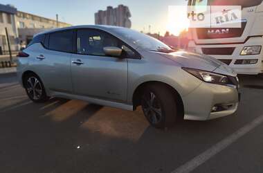 Хэтчбек Nissan Leaf 2018 в 