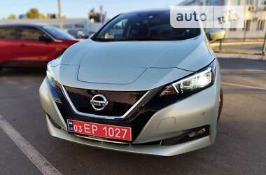 Хэтчбек Nissan Leaf 2018 в 