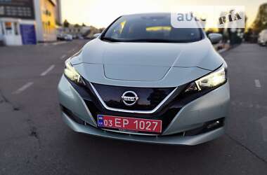 Хэтчбек Nissan Leaf 2018 в 