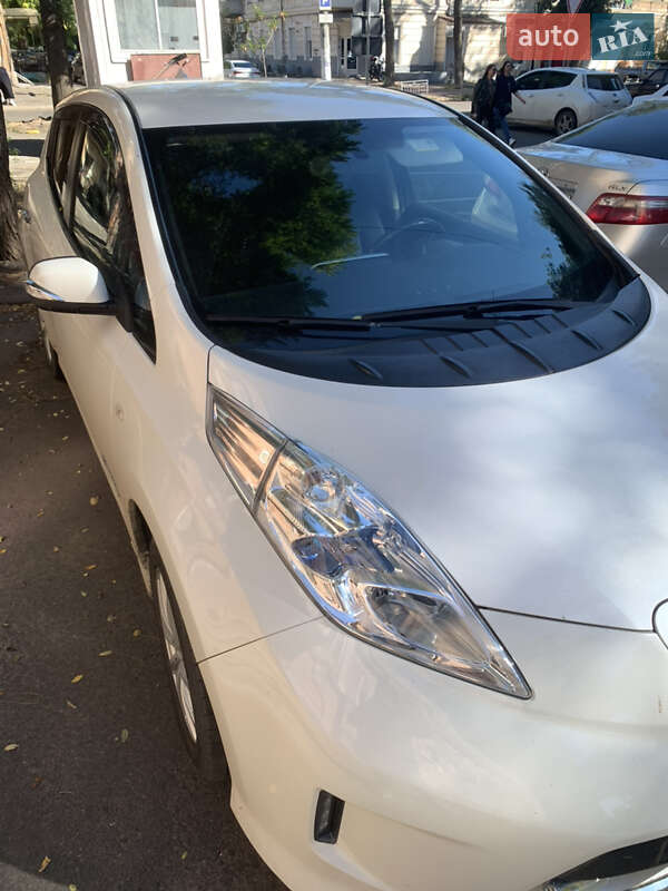 Хэтчбек Nissan Leaf 2014 в Одессе