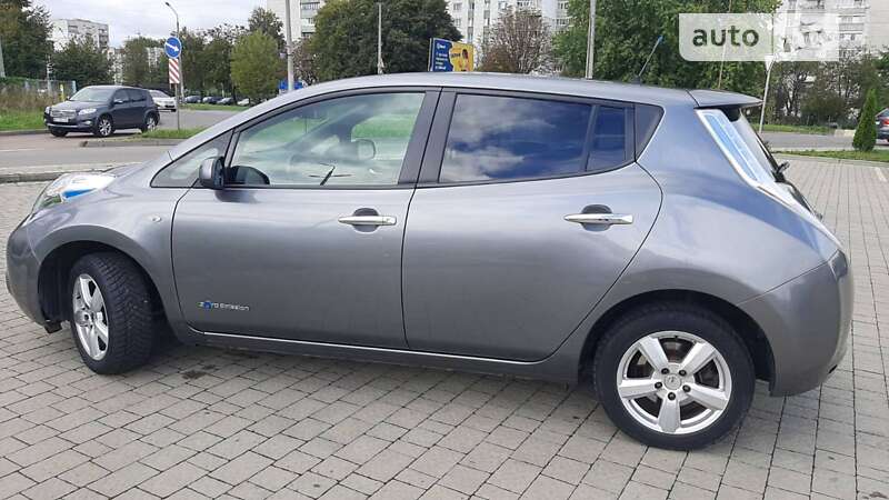 Хетчбек Nissan Leaf 2016 в Дрогобичі