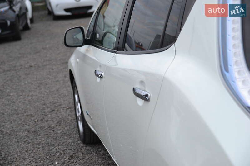 Хэтчбек Nissan Leaf 2013 в Луцке