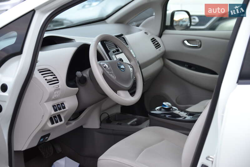 Хэтчбек Nissan Leaf 2013 в Луцке
