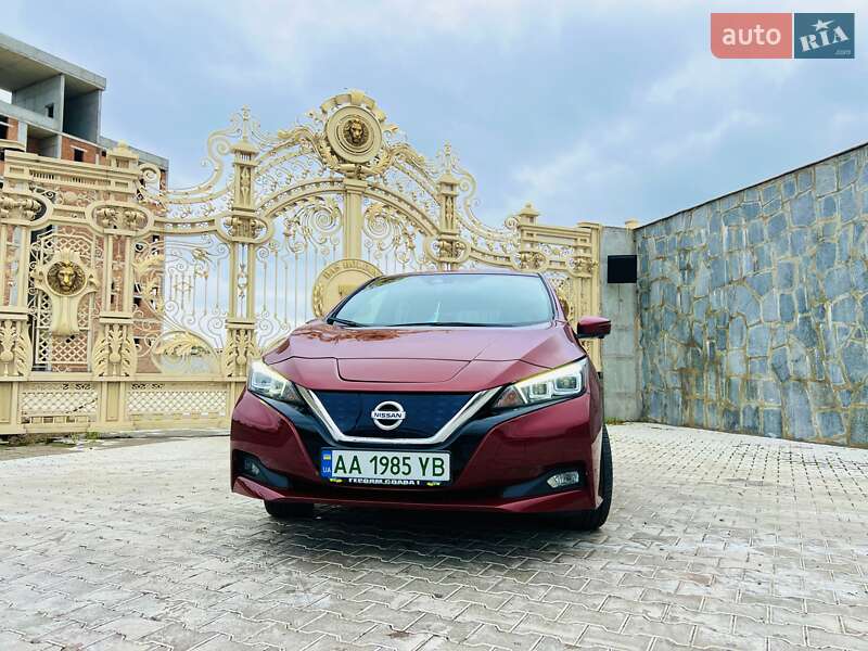 Хэтчбек Nissan Leaf 2018 в Киеве