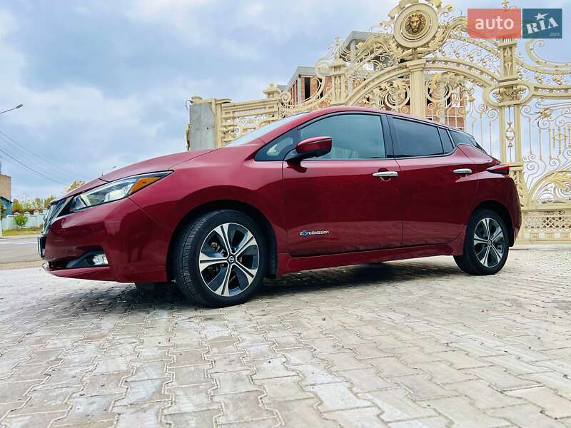 Хэтчбек Nissan Leaf 2018 в Киеве