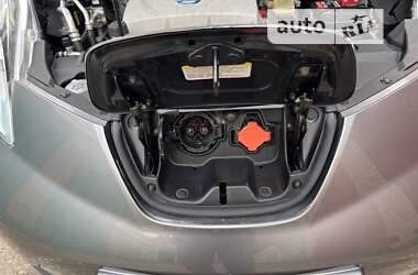 Хэтчбек Nissan Leaf 2014 в Ровно