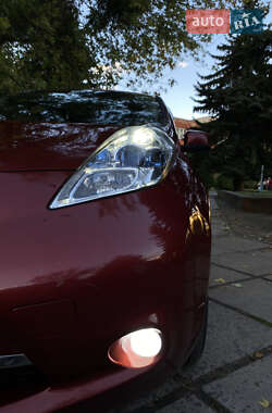 Хэтчбек Nissan Leaf 2015 в Львове