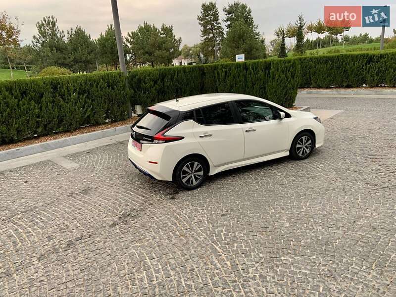 Хетчбек Nissan Leaf 2020 в Дніпрі