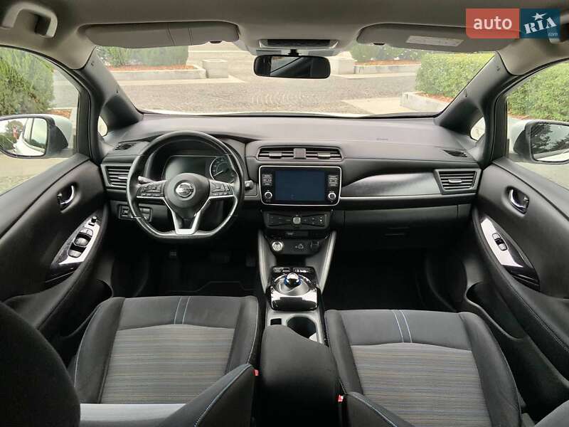 Хетчбек Nissan Leaf 2020 в Дніпрі