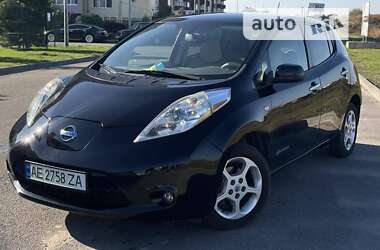 Хетчбек Nissan Leaf 2011 в Дніпрі