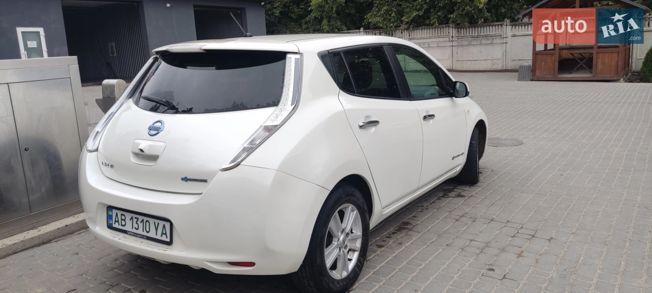 2015 Nissan Leaf - мініатюра 11