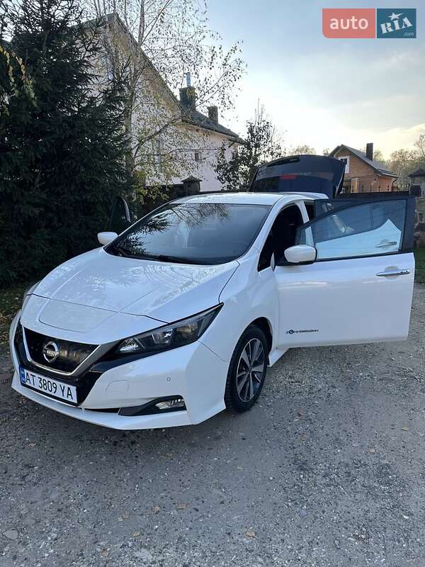 Хэтчбек Nissan Leaf 2018 в Монастыриске