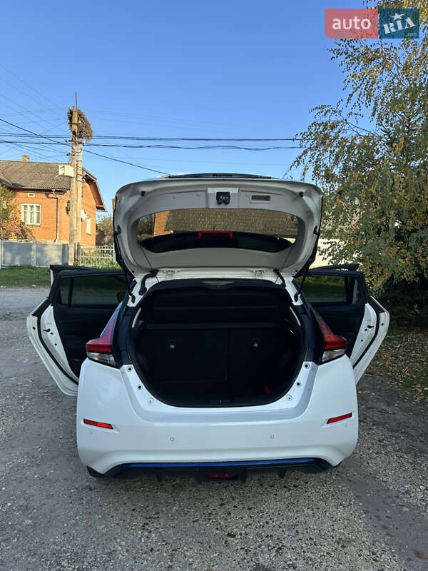 Хэтчбек Nissan Leaf 2018 в Монастыриске