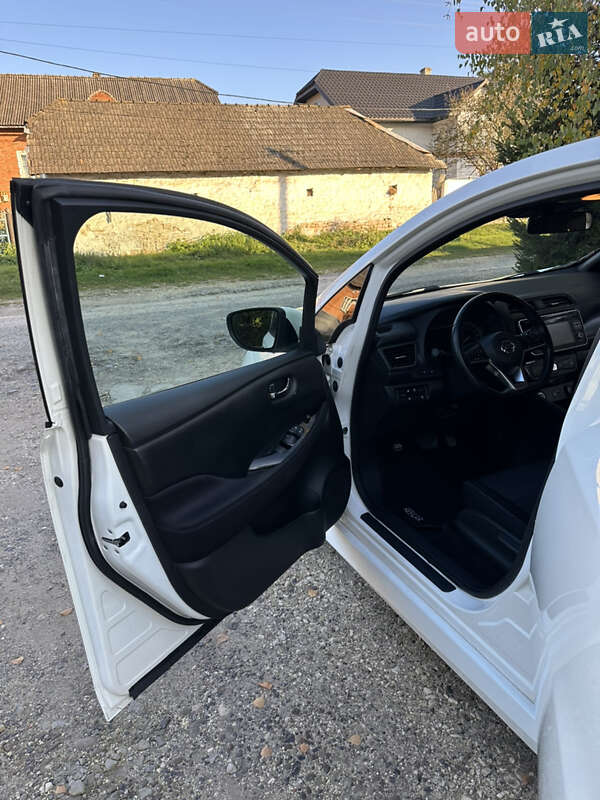 Хэтчбек Nissan Leaf 2018 в Монастыриске