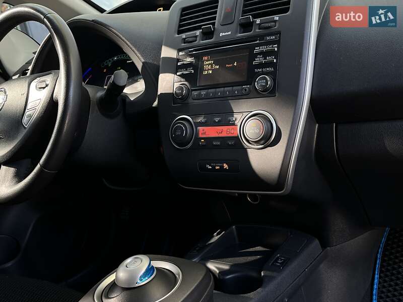 Хэтчбек Nissan Leaf 2014 в Одессе