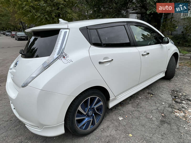 Хетчбек Nissan Leaf 2015 в Дніпрі фото 20 Хетчбек Nissan Leaf 2015 в Дніпрі