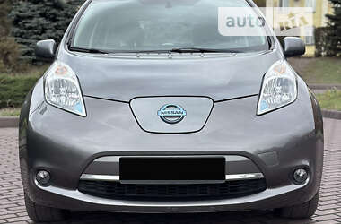 Хэтчбек Nissan Leaf 2016 в Днепре