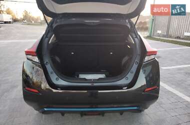 Хэтчбек Nissan Leaf 2019 в 