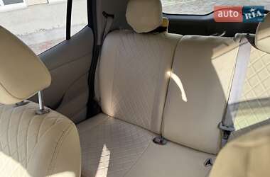 Хэтчбек Nissan Leaf 2014 в 