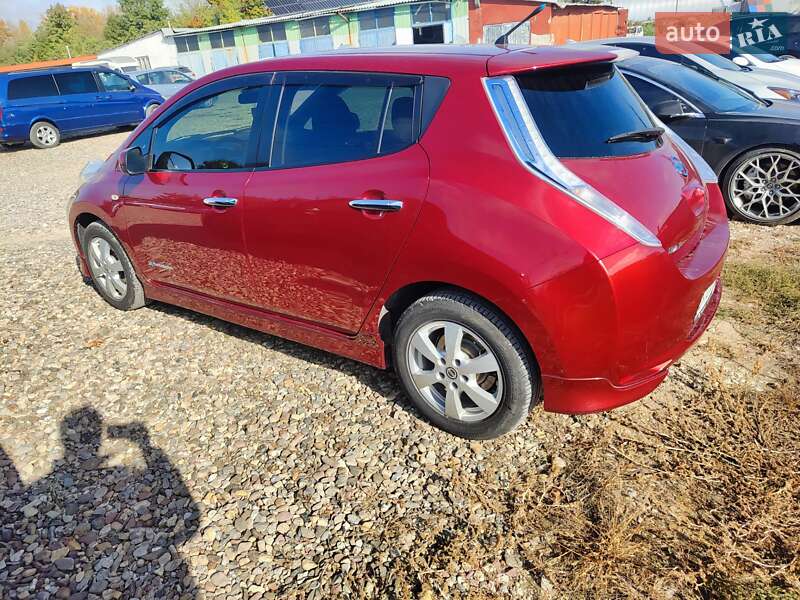 Хэтчбек Nissan Leaf 2013 в Каменец-Подольском