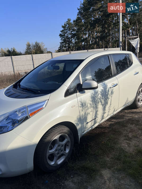 Хетчбек Nissan Leaf 2012 в Житомирі