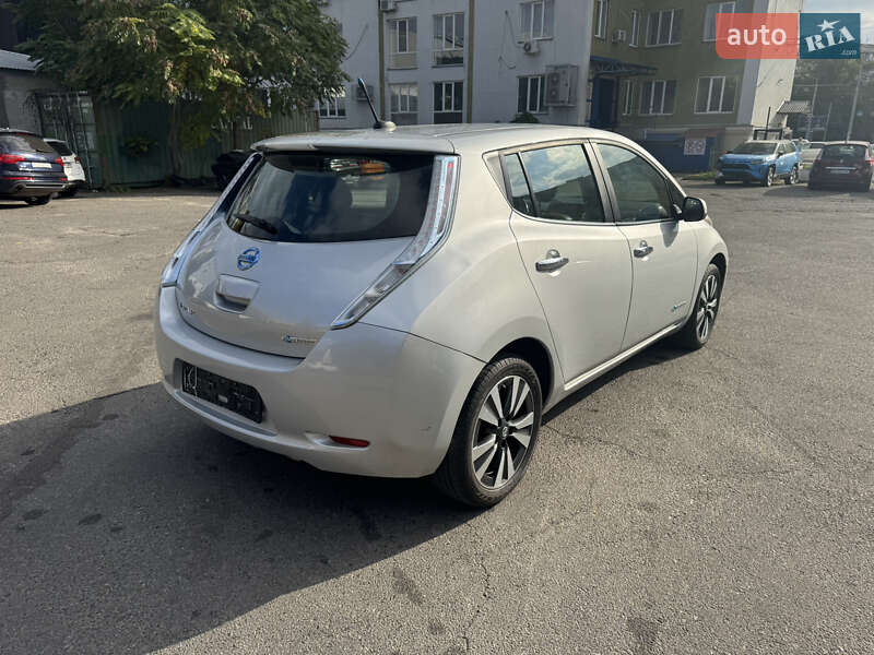 Хэтчбек Nissan Leaf 2013 в Одессе
