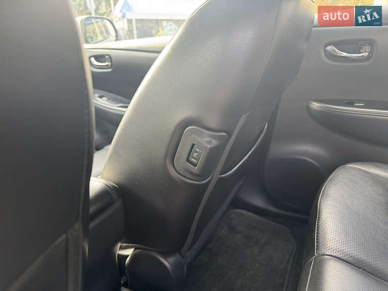Хэтчбек Nissan Leaf 2013 в Одессе