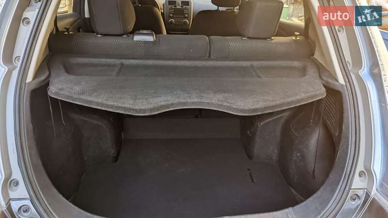 Хэтчбек Nissan Leaf 2014 в Киеве