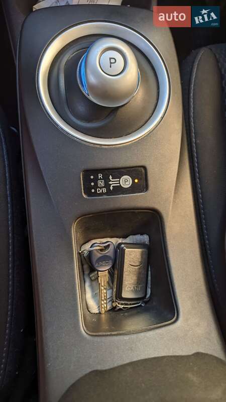 Хэтчбек Nissan Leaf 2014 в Киеве