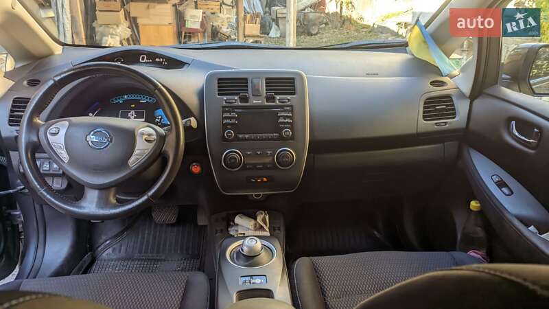 Хэтчбек Nissan Leaf 2014 в Киеве