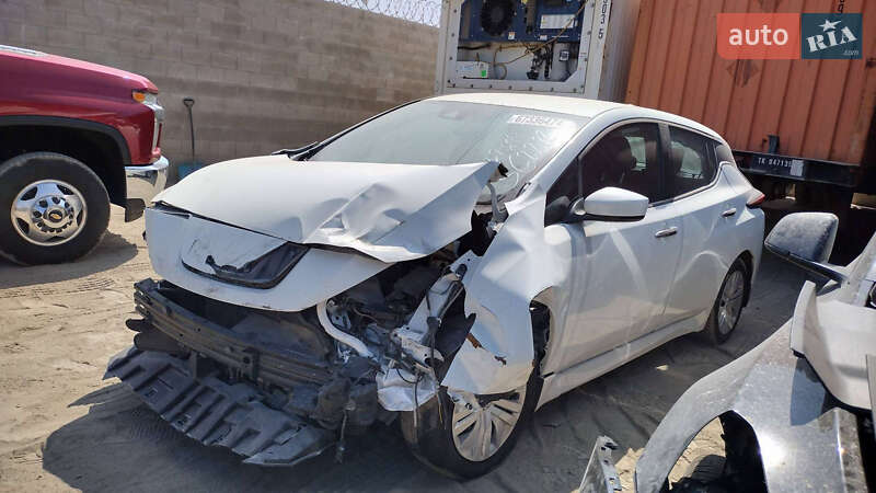Хетчбек Nissan Leaf 2022 в 