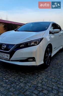 Хэтчбек Nissan Leaf 2019 в 