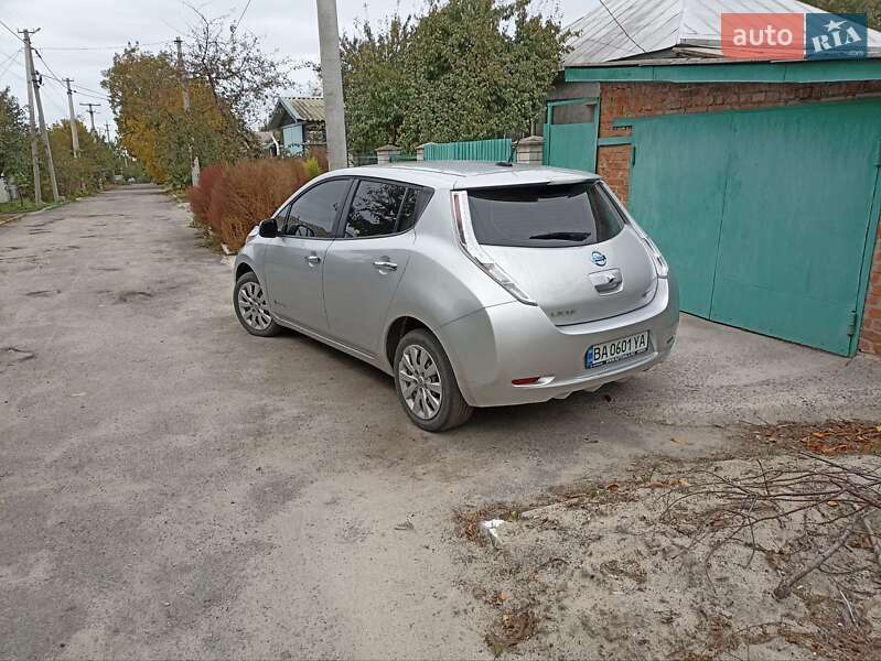 Хэтчбек Nissan Leaf 2014 в Светловодске